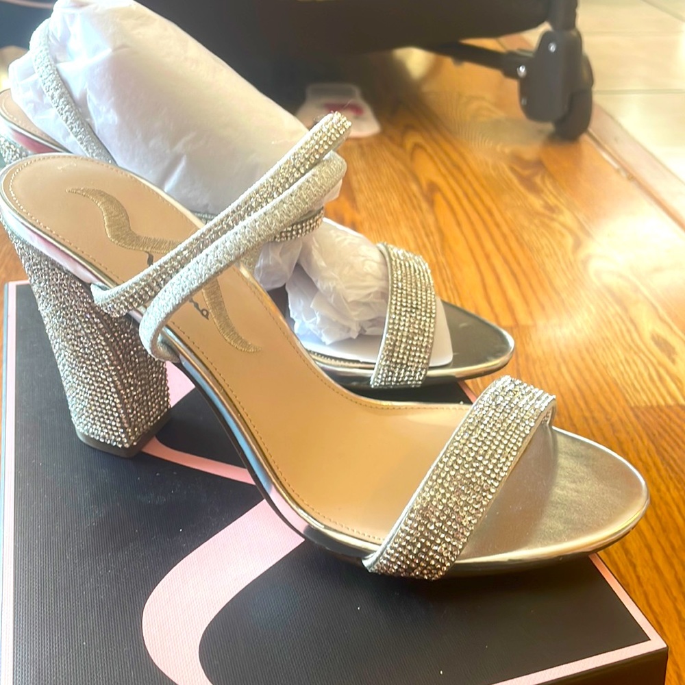 Nina Sanchia Silver sandal